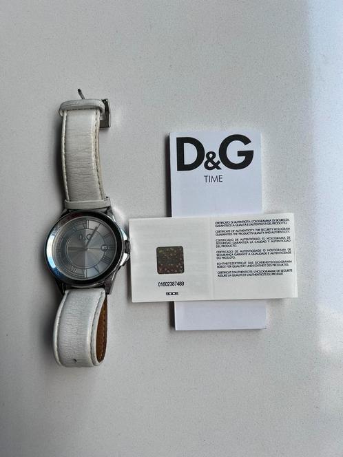 D&G horloge (Dolce & Gabbana) met wit leren bandje, Handtassen en Accessoires, Horloges | Dames, Zo goed als nieuw, Polshorloge