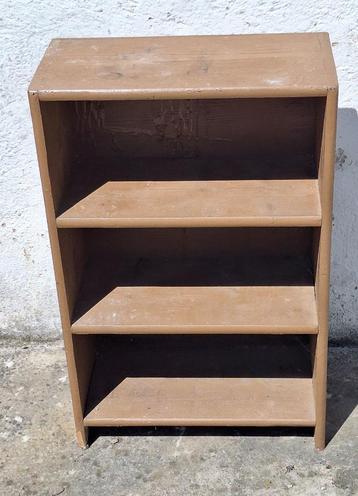 ancienne petite étagère en bois beschikbaar voor biedingen