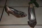 Taupebruine jurkpumps met hakken Maat 36 als NIEUW!, Pumps, Bruin, Ophalen of Verzenden, Zo goed als nieuw