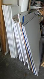 Meubelpaneel wit en grijs - ongeveer 25st., Doe-het-zelf en Bouw, Platen en Panelen, Ophalen, Gebruikt, Overige materialen, Minder dan 20 mm