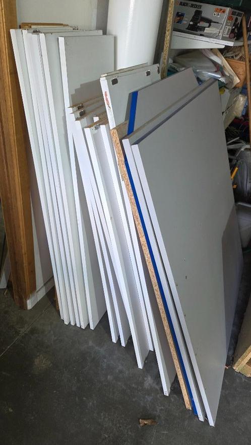 Meubelpaneel wit en grijs - ongeveer 25st., Doe-het-zelf en Bouw, Platen en Panelen, Gebruikt, Overige materialen, Minder dan 20 mm