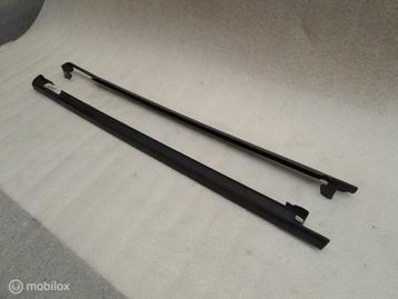 Raamlijsten Land Rover Discovery II 2 Raam rubber lijst beschikbaar voor biedingen