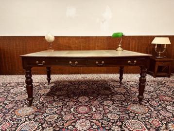 Antiek Engelse Schrijftafel Bureau beschikbaar voor biedingen