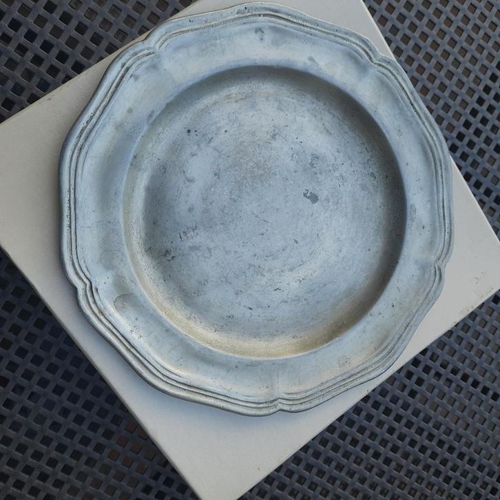 4 TINNEN ANTIEKE BORDEN. SAMEN bijna 2 Kilo !, Antiek en Kunst, Antiek | Tin, Ophalen