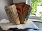 Mahtige Accordeon:  zo goed als nieuw, do1, Muziek en Instrumenten, Ophalen, Knopaccordeon, 120-bas, Met riemen