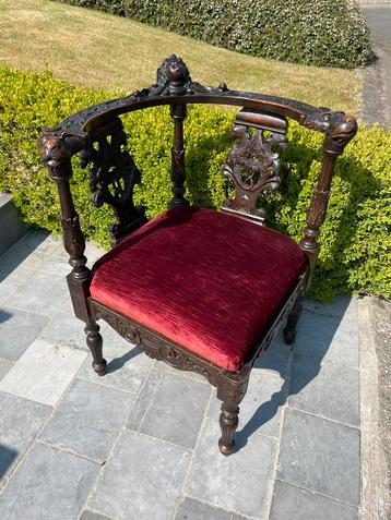 Ancienne chaise de coin, Enlèvement