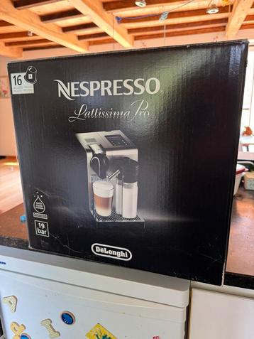 Delonghi Nespresso Lattissima Pro, Elektronische apparatuur, Koffiezetapparaten, Ophalen, Gebruikt