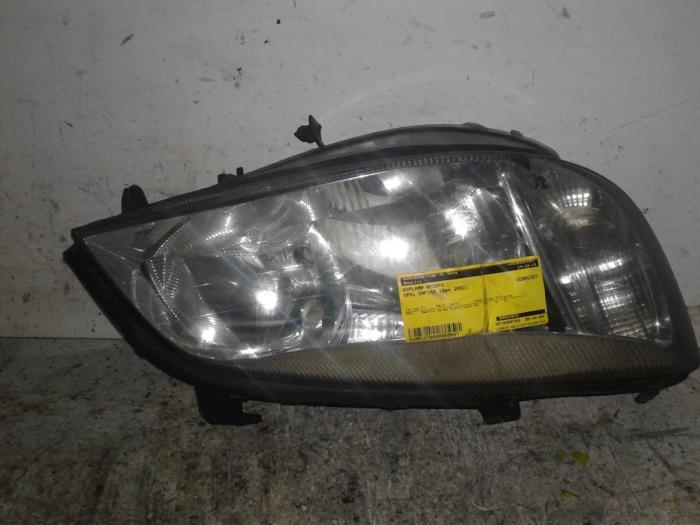 Phare droit d'un Opel Zafira, Autos : Pièces & Accessoires, Éclairage, Opel, Utilisé, 3 mois de garantie, Enlèvement ou Envoi