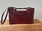 Vintage tas met krokodil, Handtassen en Accessoires, Tassen | Damestassen, Ophalen, Zo goed als nieuw, Rood, Handtas