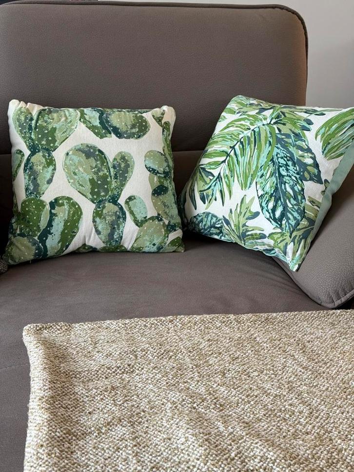 2 sierkussens met botanische print, Huis en Inrichting, Woonaccessoires | Kussens, Zo goed als nieuw, Groen, Vierkant, Ophalen of Verzenden