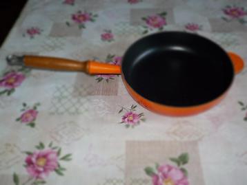 LE CREUSET beschikbaar voor biedingen