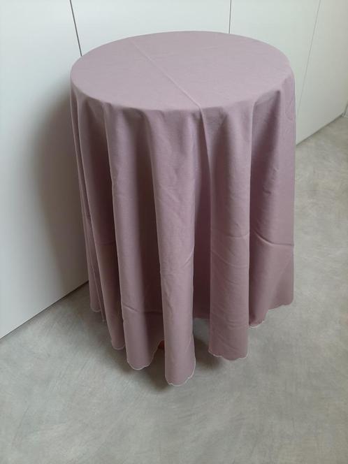 hoge bijzettafel met 2 x tafellinnen inbegrepen,zie foto's, Huis en Inrichting, Tafels | Bijzettafels, Zo goed als nieuw, Rond
