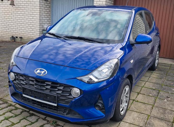 Hyundai i10. Euro 6, Auto's, Hyundai, Particulier, i10, ABS, Adaptive Cruise Control, Airbags, Airconditioning, Alarm, Bluetooth