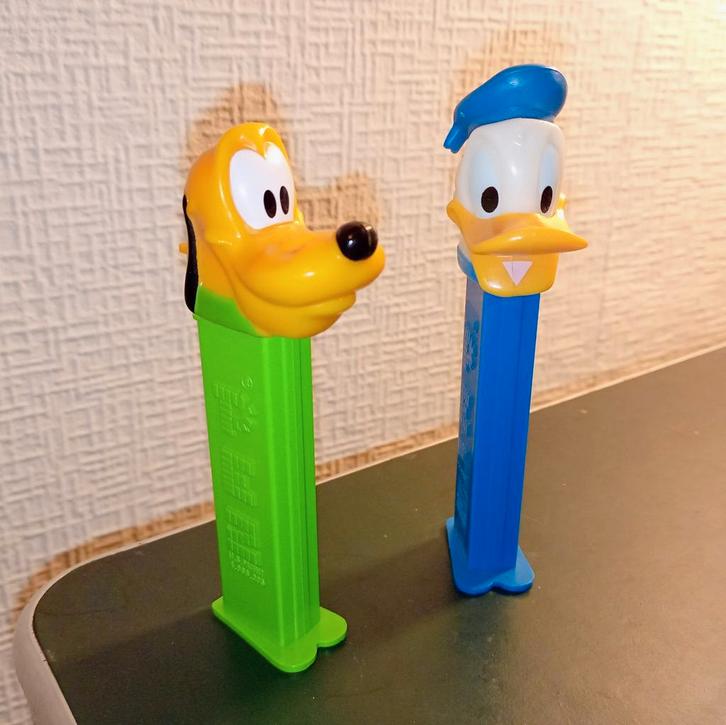 🐭 Lot de 2 distributeurs PEZ – Disney (années 1990), Collections, Jouets miniatures, Comme neuf, Enlèvement ou Envoi