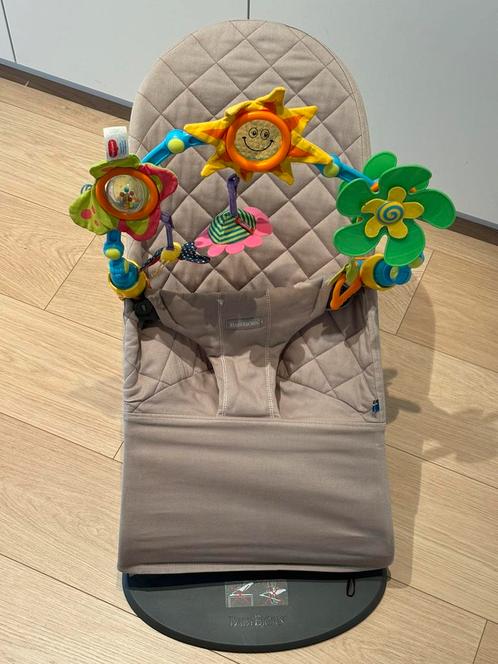 Babybjorn wipstoel met speelboog, Enfants & Bébés, Relax bébé, Comme neuf, Chaise rebondissante, Enlèvement