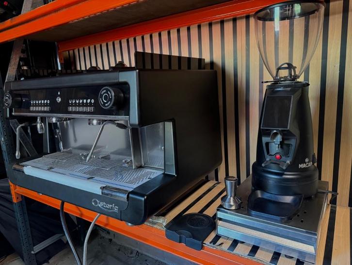 Nieuw Astoria Hollywood 2-groep Espressomachine, Elektronische apparatuur, Koffiezetapparaten, Nieuw, Koffiebonen, Koffiemachine