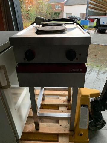 table de cuisson industrielle sur trépied/socle inox