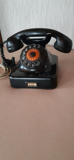 Oude telefoon met draaischijf bakeliet GERSERVEERD, Ophalen