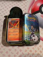 Pokemon mini tin, Hobby en Vrije tijd, Ophalen of Verzenden, Zo goed als nieuw, Meerdere kaarten, Foil