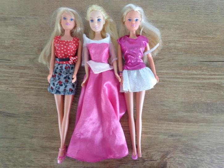 3 poupées SIMBA, Kinderen en Baby's, Speelgoed | Poppen, Gebruikt, Barbie, Ophalen of Verzenden