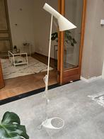 Stijlvolle vloerlamp in AJ-stijl – strak Deens design – wit, Ophalen, Zo goed als nieuw