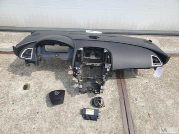 Opel Astra J 2009 tot 2015 airbag set met dashboard €200 beschikbaar voor biedingen