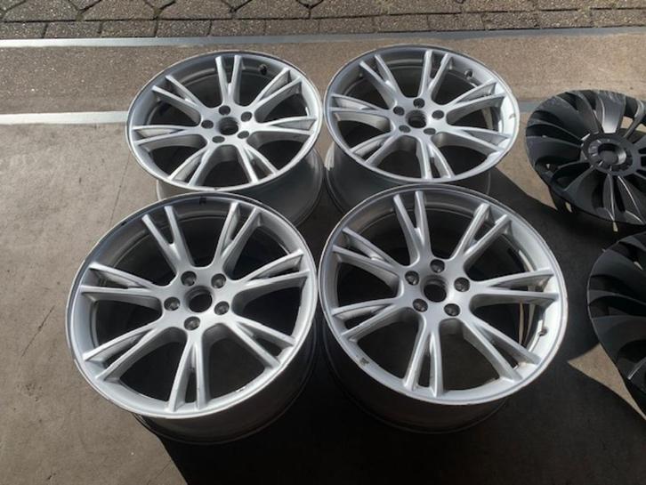ORIGINELE 19 INCH TESLA Y GEMINI VELGEN + TPMS EVT. + BANDEN, Auto diversen, Kentekenplaathouders, Nieuw, Ophalen of Verzenden