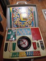 Koffer gezelschapsspellen.  Is volledig., Hobby en Vrije tijd, Gezelschapsspellen | Bordspellen, Ophalen, Zo goed als nieuw