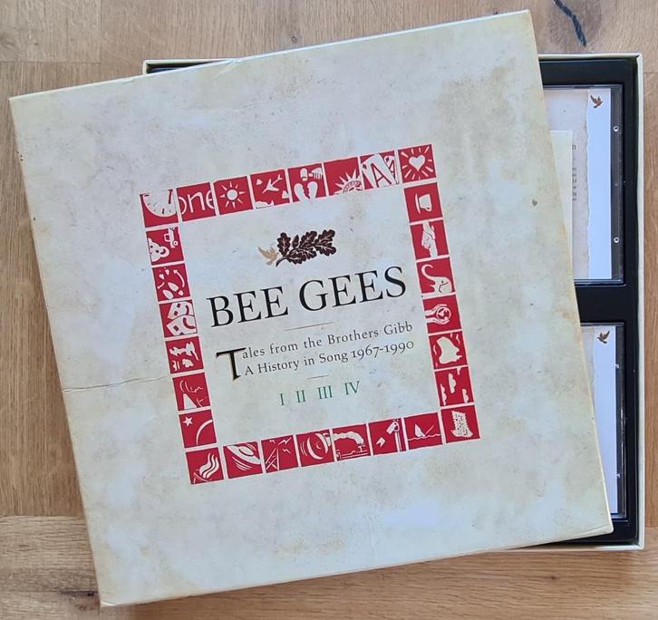 BEE GEES - Tales of the brothers Gibb ( 4CD Boxset ), Cd's en Dvd's, Cd's | Pop, Zo goed als nieuw, 1960 tot 1980, Boxset, Verzenden