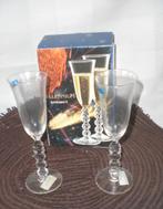 Deux flûtes à champagne Luminarc Millénium "2000", Collections, Comme neuf, Enlèvement
