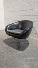 Vintage zetel in zwart skai leer en stoffen zitting., Huis en Inrichting, Fauteuils, Ophalen, Zo goed als nieuw, Leer