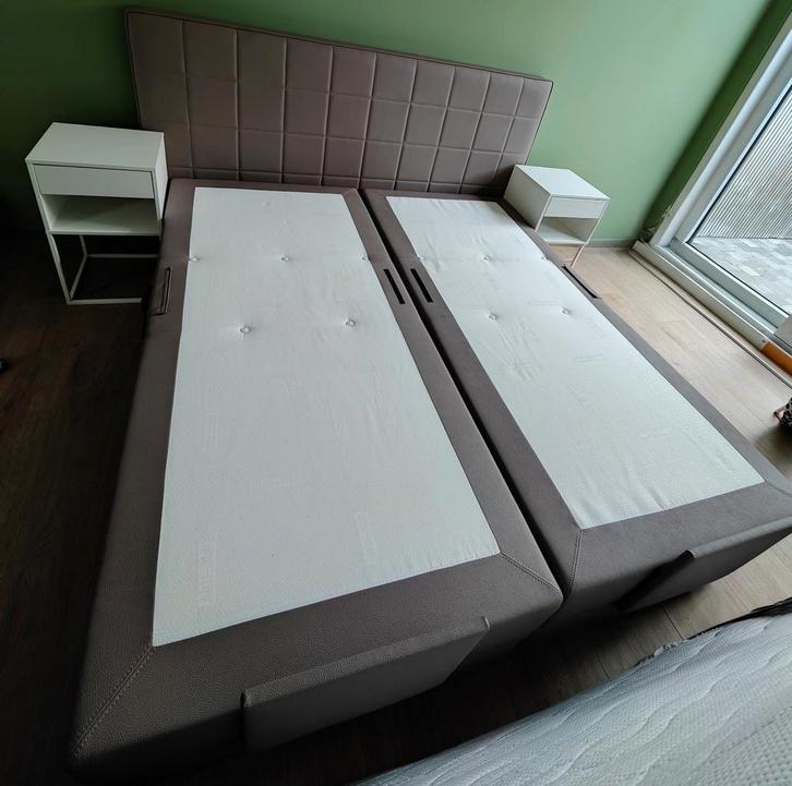 Elektrisch verstelbare boxspring+matrassen en 2 nachtkastjes, Huis en Inrichting, Slaapkamer | Boxsprings, Zo goed als nieuw, Ophalen