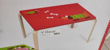 Stevige kindertafel merk Scratch- rode kleur.