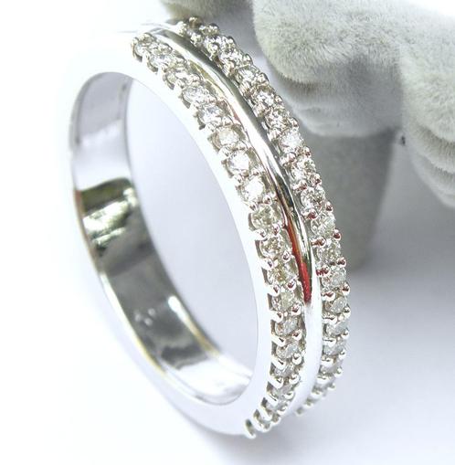 18KT gouden ring met 40 Briljant geslepen diamanten NATUREL!, Handtassen en Accessoires, Ringen, Zo goed als nieuw, Dame, 17 tot 18