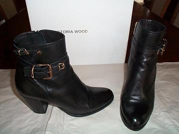 VICTORIA WOOD Laarzen 37/38 ZGAN € 175  beschikbaar voor biedingen