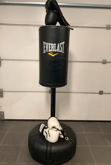 Bokspaal Everlast + 2 paar boks handschoenen beschikbaar voor biedingen