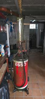 Ancienne pompe 2T Esso
