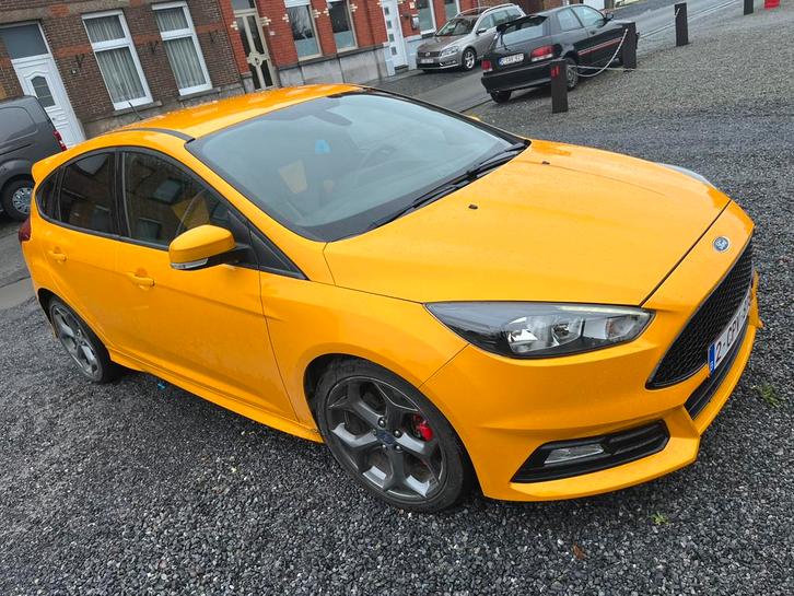 Ford Focus ST MK3.5 2.0 Ecoboost 250 ch, Autos, Ford, Particulier, Focus, ABS, Phares directionnels, Airbags, Air conditionné
