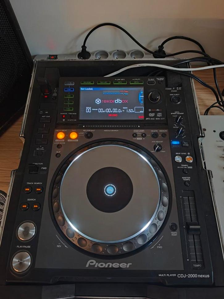 2x pioneer cdj2000nexus met flightcase, Muziek en Instrumenten, Dj-sets en Draaitafels, Zo goed als nieuw, Pioneer, Ophalen