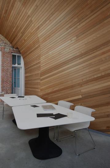 Bulo Kei vergader tafel | bureau Kei design beschikbaar voor biedingen