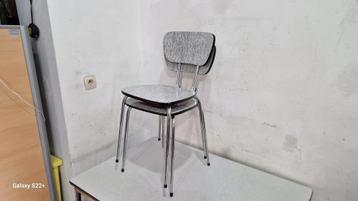 deux chaises en formica vintage couleur gris en parfait état
