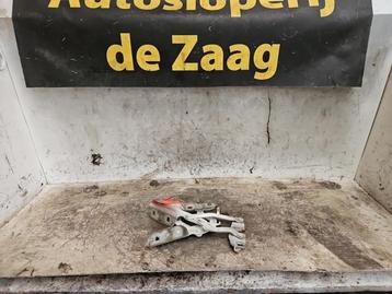 Motorkap Scharnier van een Ford Fiesta beschikbaar voor biedingen