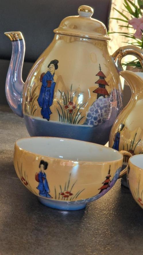 Service thé porcelaine Japon - 12 personnes, Antiquités & Art, Antiquités | Services (vaisselle) complet, Enlèvement ou Envoi