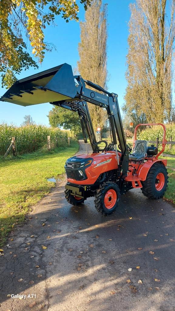 NIEUWE hobbytractor 38pk 4x4 servo met VOORLADER! ️, Articles professionnels, Agriculture | Tracteurs, Enlèvement ou Envoi