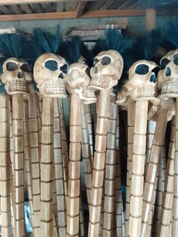 canne tête de mort 100 cm en bois d albesia punk beschikbaar voor biedingen