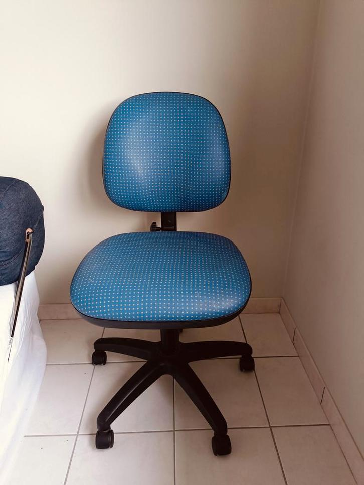 Verstelbare (hoogte en rugleuning) blauwgele bureaustoel, Huis en Inrichting, Bureaustoelen, Gebruikt, Bureaustoel, Ophalen