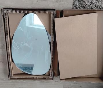 Spiegel organisch 65 x 40 cm (nieuw) beschikbaar voor biedingen