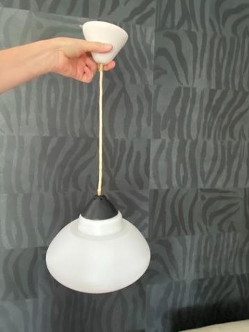 Vintage hanglamp beschikbaar voor biedingen
