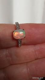 Prachtige vergulde sterling zilveren ring met prachtig opaal, Geel, Nieuw, Ophalen of Verzenden, 17 tot 18