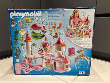 Playmobil Kasteel met 4 complete sets (zie omschrijving)